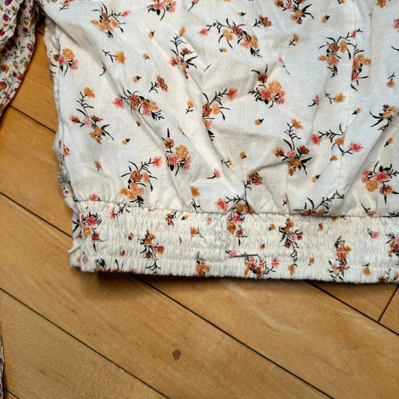 AMERICAN EAGLE Eyelet Mixed Print Cross Front Crop Top Blouse - small - Picture 7 of 8